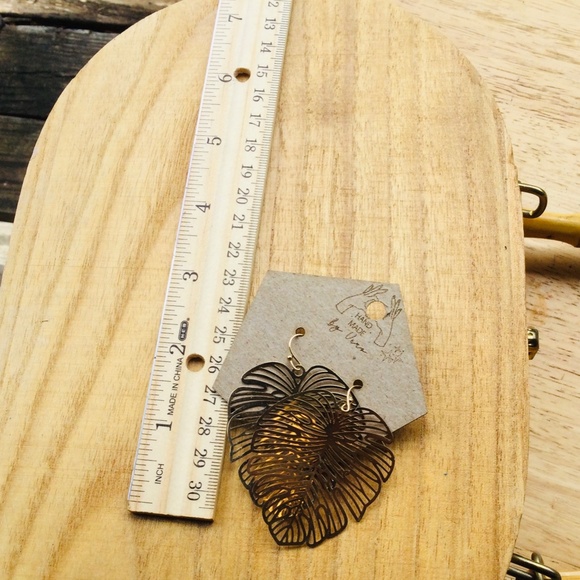 Lot of Two Handcrafted Spring Floral Earrings - Picture 5 of 5